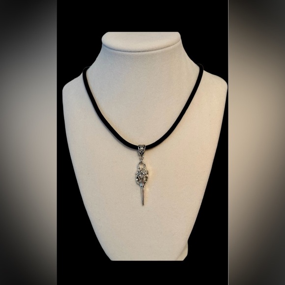 CROW RAVEN BIRD SKULL Pendant Silver Necklace Female Men Gothic Punk Biker Chain - Picture 1 of 8